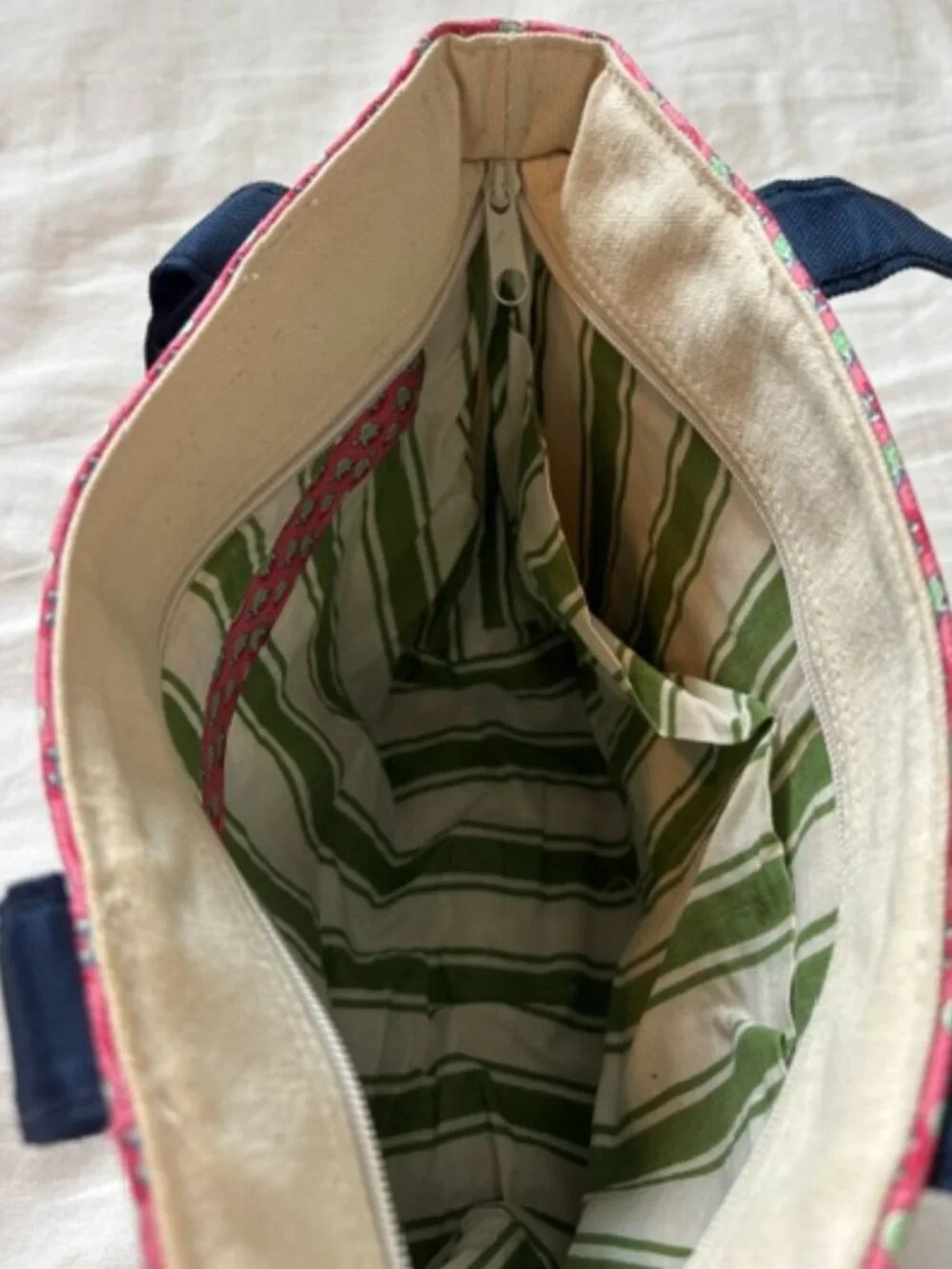 Vineyard Vines preppy canvas